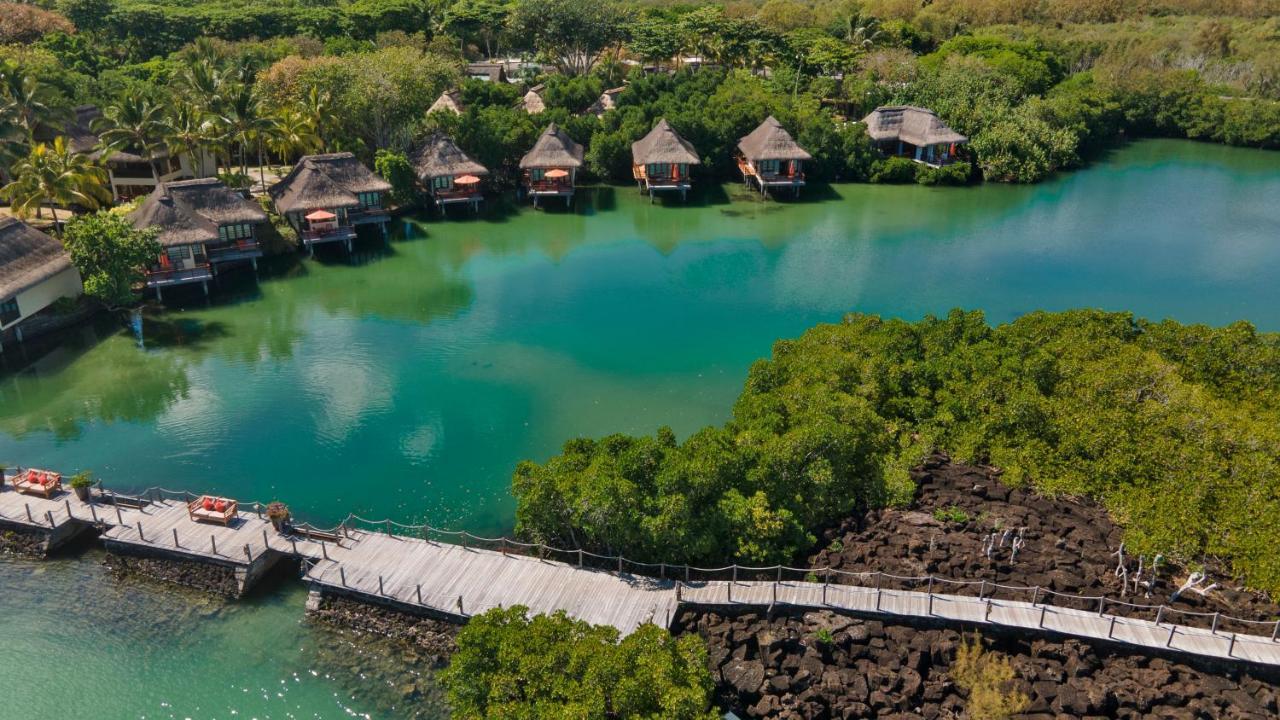Constance Prince Maurice Poste de Flacq Екстериор снимка The resort's bungalows