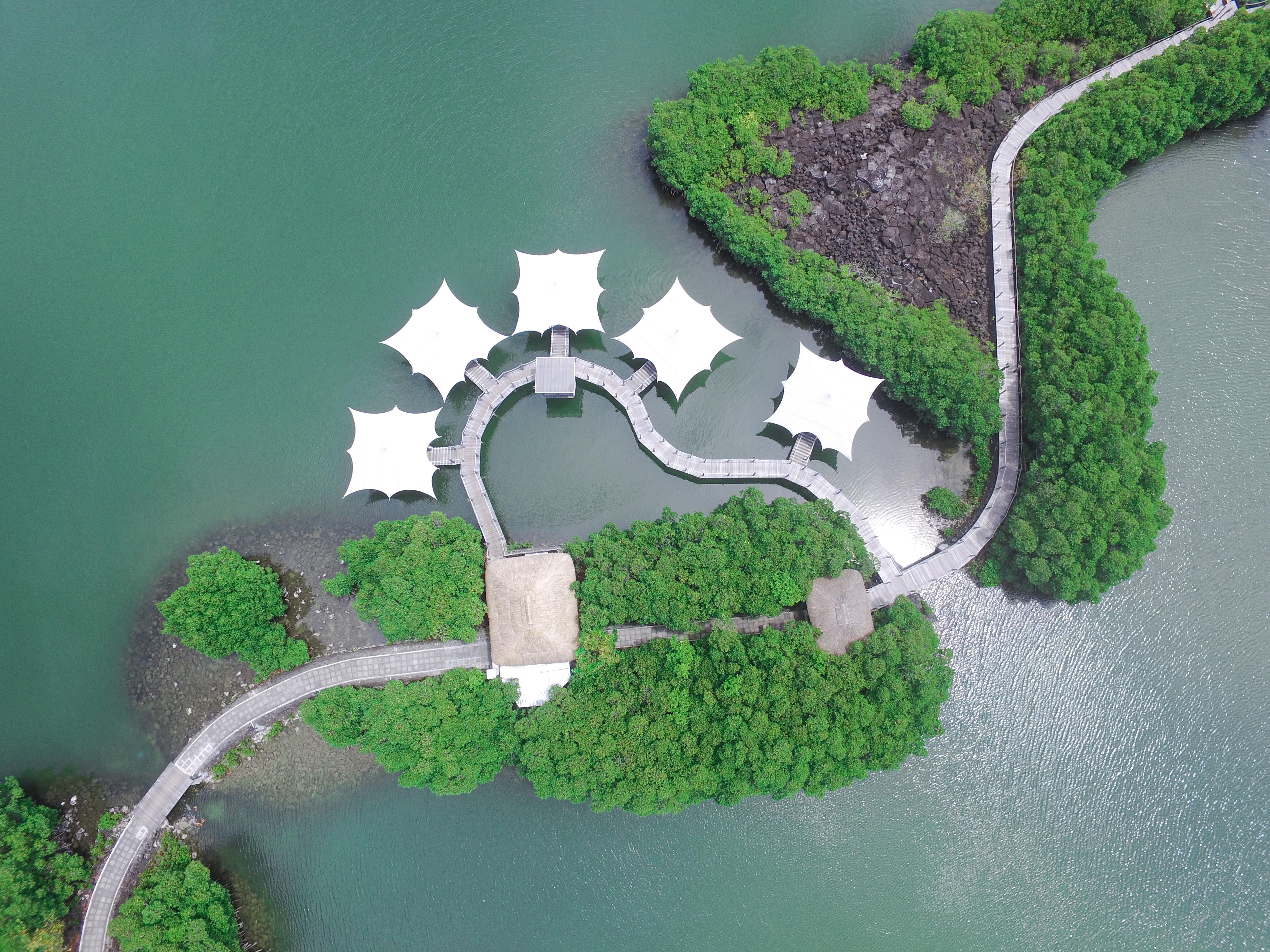 Constance Prince Maurice Poste de Flacq Екстериор снимка Aerial view of the lake