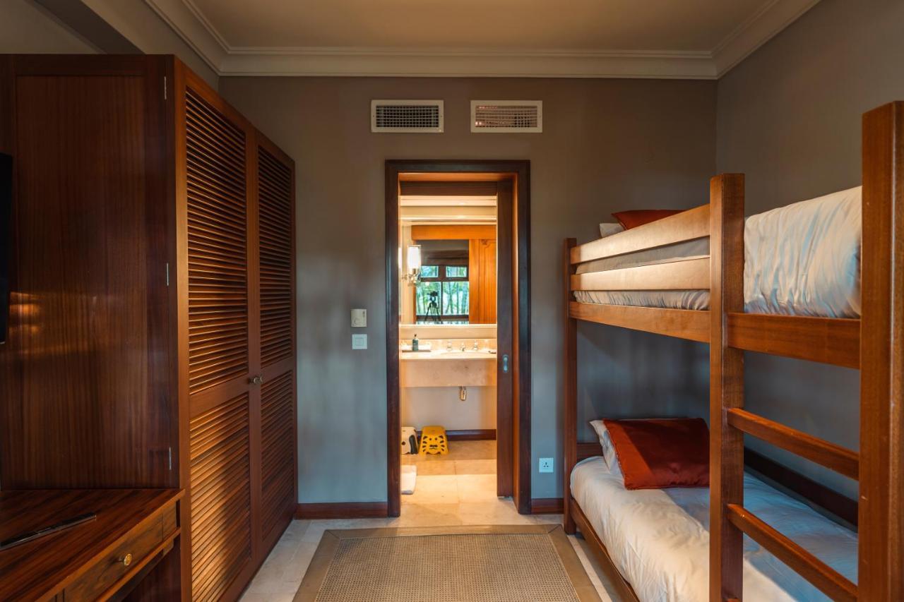 Constance Prince Maurice Poste de Flacq Екстериор снимка A bunk bed in a hotel room