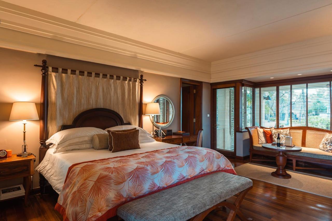 Constance Prince Maurice Poste de Flacq Екстериор снимка A bedroom at the Taj Bengal