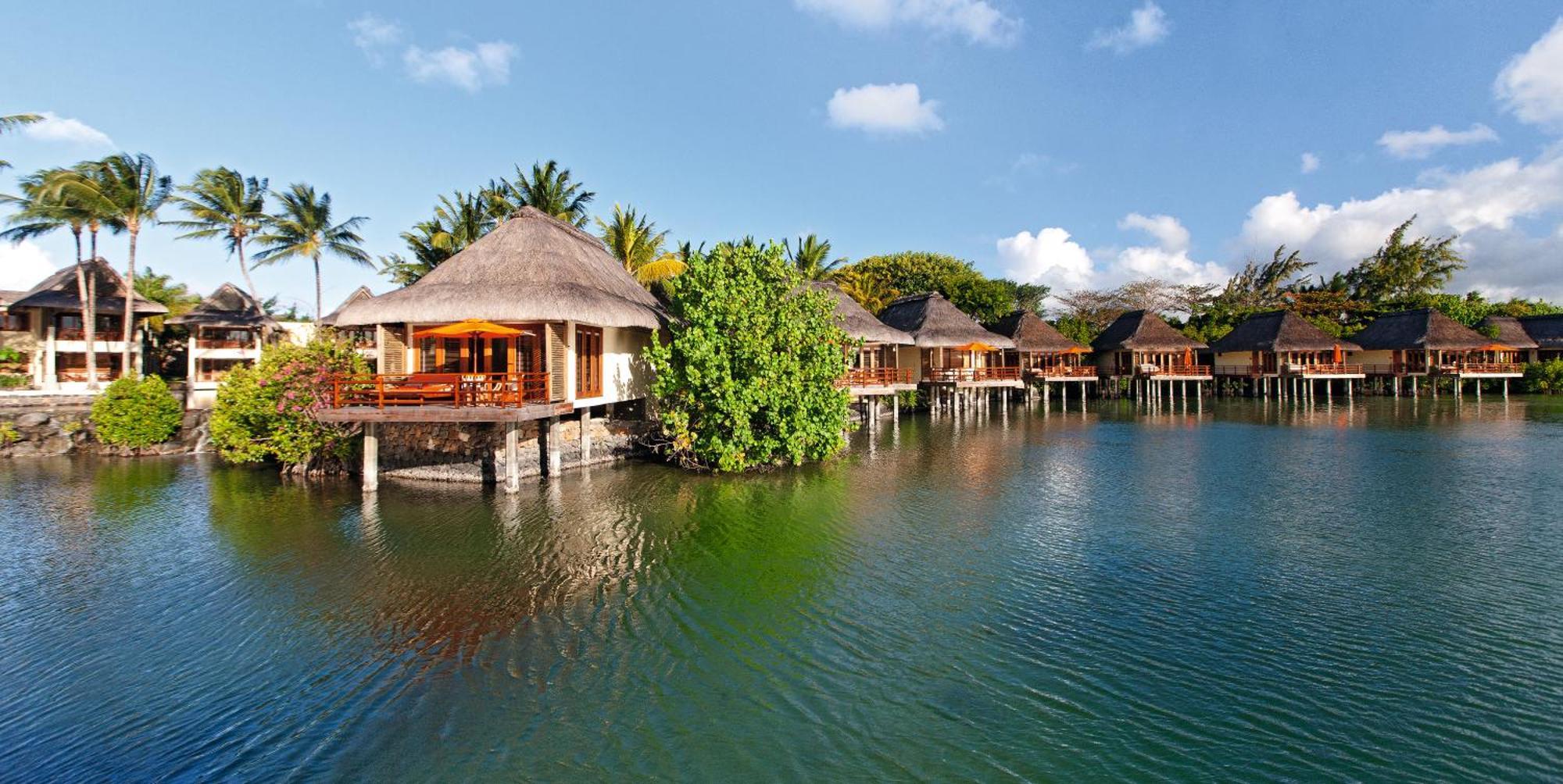 Constance Prince Maurice Poste de Flacq Екстериор снимка Overwater bungalows at the resort
