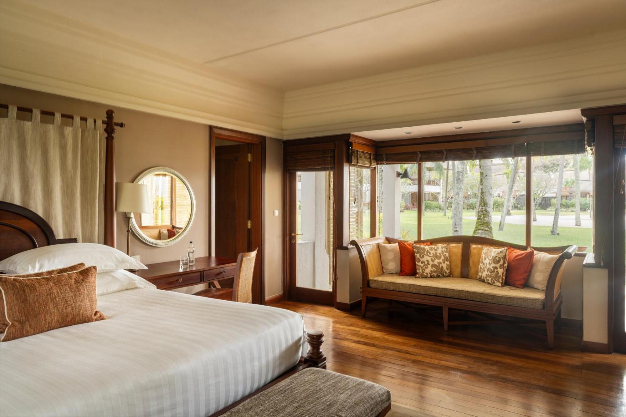 Constance Prince Maurice Poste de Flacq Екстериор снимка A bedroom at the Four Seasons Resort