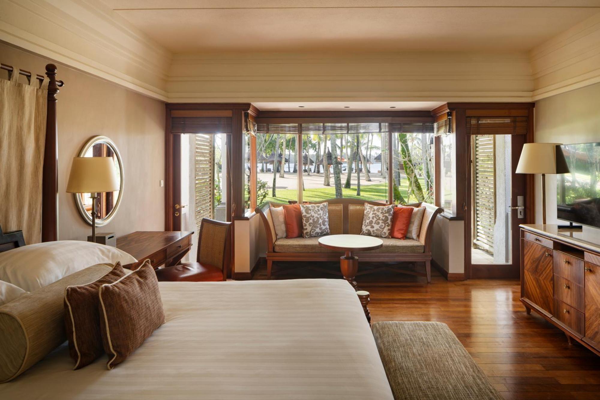 Constance Prince Maurice Poste de Flacq Екстериор снимка A guest room at the Four Seasons Resort